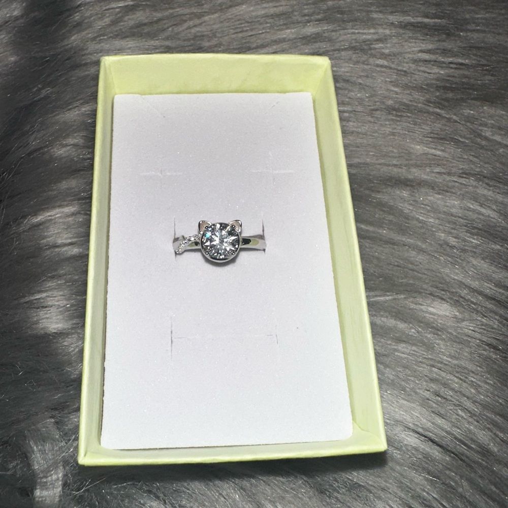 Sterling silver Moissanite Cat Ring with Crystal Accent - Picture 2 of 9